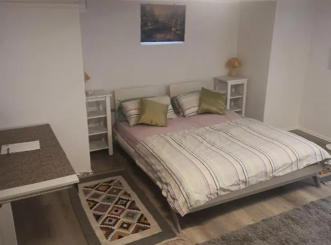 Quarto em Acomodações Particulares 1 Oder 2 Monteurzimmer Nahe Flughafen Rüsselsheim