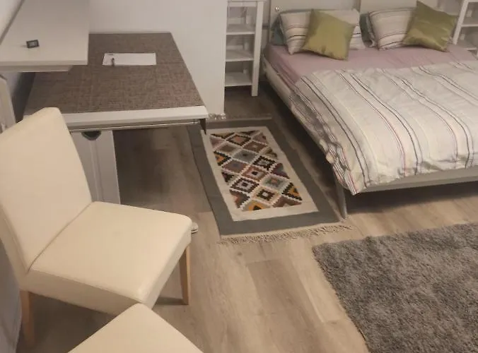 Quarto em Acomodações Particulares 1 Oder 2 Monteurzimmer Nahe Flughafen